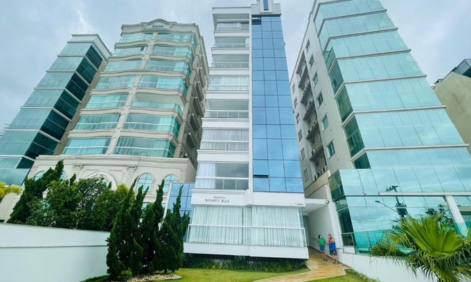 Centro Apartment | Oceanfront Retreat at Cobertura Infinity Blue Itapema