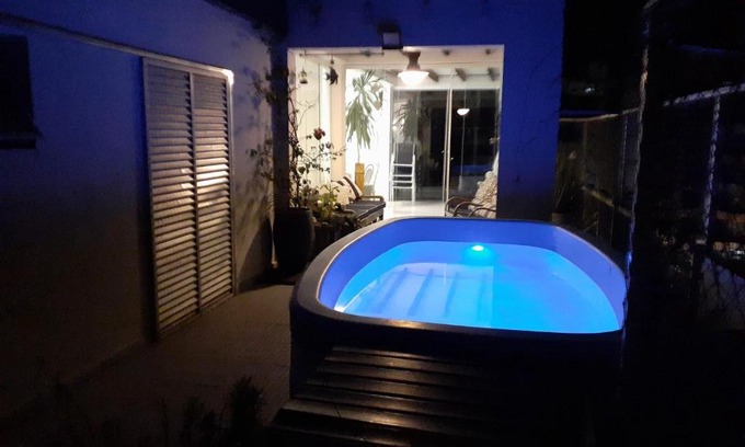 Jardim Centenario Apartment | Relaxing Penthouse Retreat in Guarujá with Pool & Hot Tub