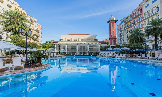 Jurere Apartment | Top-Rated Resort with Kitchen and Ocean View Amenities