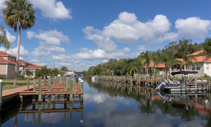 Homosassa Villa | Discover Cobia Villa Tradewinds: Pet-Friendly Ocean Retreat