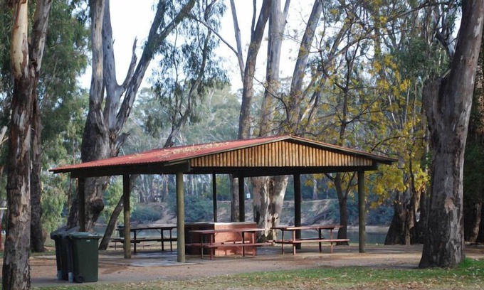 Cobram Hotel | Comfortable Cobram Colonial Motor Inn with Pool & Breakfast