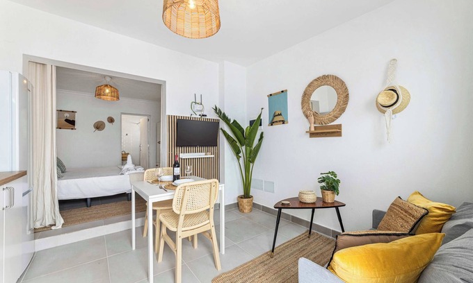 Los Cocoteros Apartment | Coco Breeze · Terrace & Swing