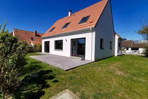 Wissant Villa | Pet-Friendly 4-Star Getaway at COC - Quanel: Rated 8.6