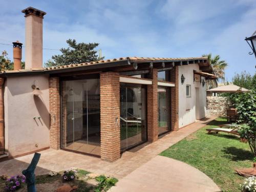 Pachino Villa | Indulge at Cocciu D'amuri: Pet and Child Friendly Stay