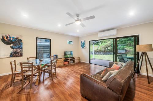 North Maleny House | Serene Cockatoo Hideaway Cabin: Family-Friendly Retreat