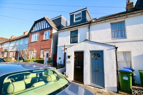 Seaford House | Artistic Retreat at Cockle Cottage, A Pet-Friendly Escape
