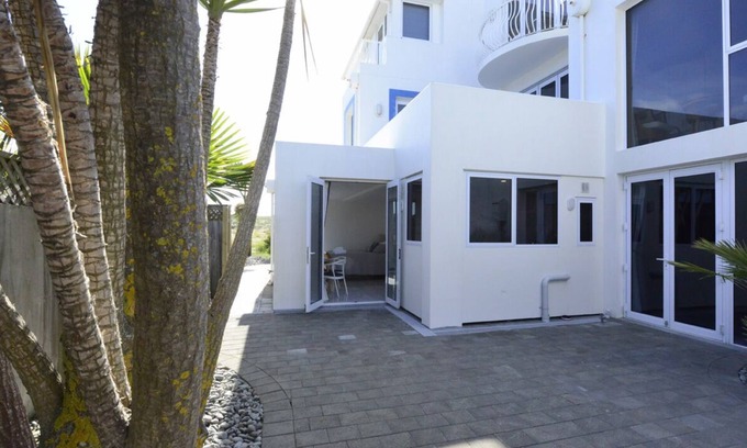 Waimairi Beach Apartment | Indulge in Cockle Lane Beach Studio Two - Ocean View Retreat