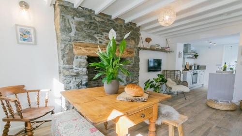 Conwy House | Ultimate Family Retreat at Cockleshell Cottage - Rated 10/10