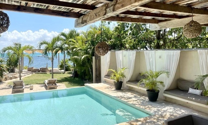 Isla Mujeres Villa | Exclusive Coco 14BR Oceanfront Villa with Spa & Breakfast