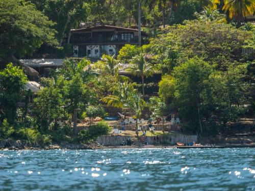 Catarina Hotel | Family-Friendly Retreat at Coco Bay with Dining Options