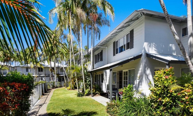 Noosaville Apartment | Relax at Coco Bay Resort: 4-Star Getaway with Pool & Hot Tub