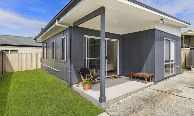 Killarney Vale Cottage | Experience Coco Blue Coastal Cottage by Shelly Beach