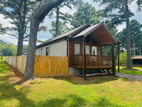 Groveoak House | Coco Chateau ViP Cabin Pet Friendly Close to Lake Guntersville