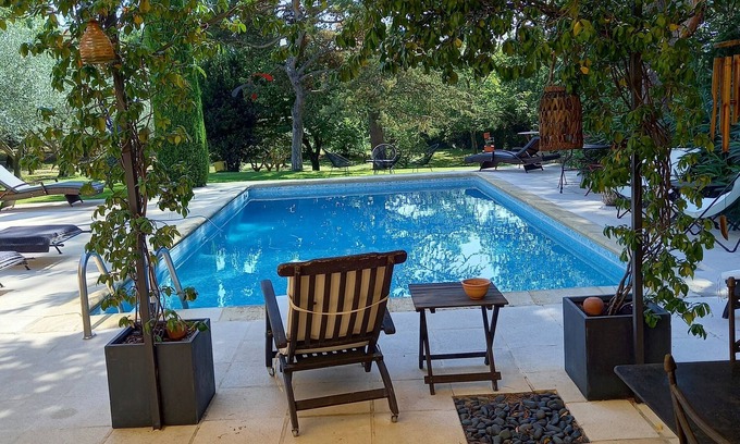 Saint-Marcellin-les-Vaison Apartment | Relax in a Serene Oasis with Ocean View and Spa Amenities