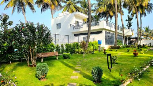 Shrirangapattana House | Relaxing Retreat at Coco Paradise Homestay with Pool