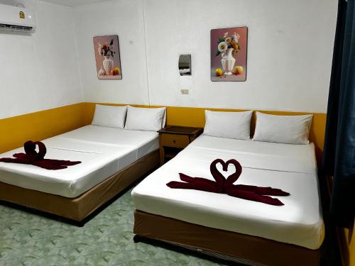 Ko Phi Phi House | Oceanfront Escape at Coco's Guest House with Restaurant