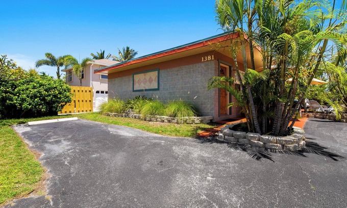 Cocoa Beach Apartment | Coco Sands Studio Unit 1