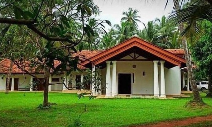 Seeduwa - Katunayake Hotel | Cozy Coco Villa Peach Tree: Family-Friendly with Breakfast