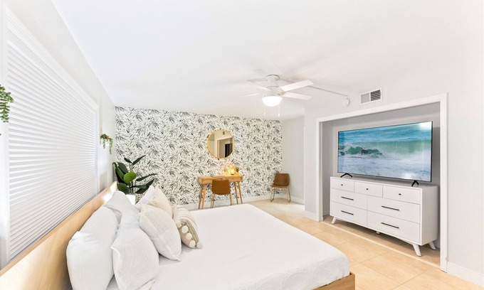 Avon By The Sea Condo | Beachfront Cocoa Beach Club with Pool and Ocean Views