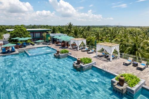 Tu Nghia Resort | Relax at Cocoland River Beach Resort & Spa with Ocean Views