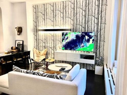 Dreimuhlen Apartment | Central Cocoma Design Apartment with Family-Friendly Amenities
