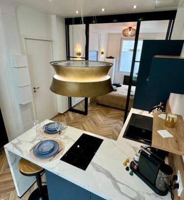 Henriville Apartment | Top-Rated Cocon Centre Ville - Gare for Your Next Stay