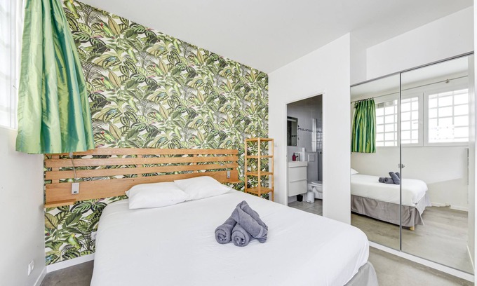 Quartier de Javel Apartment | Cozy Retreat Near the Eiffel Tower with Spa & Hot Tub