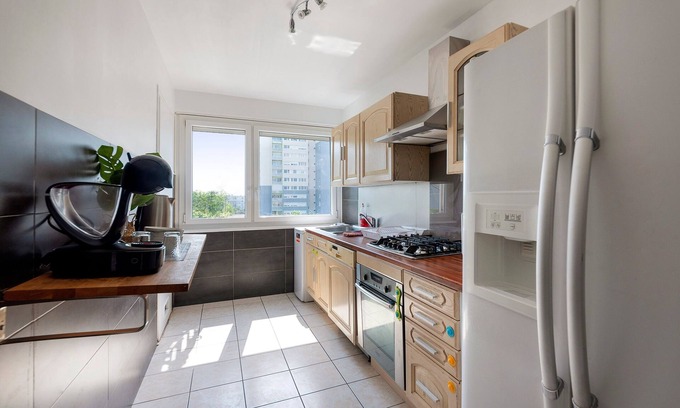Ris Orangis Apartment | Relax at Cocon de Ris: Family-Friendly Apartment Retreat