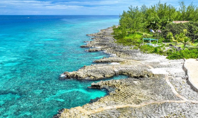Northwest Point Apartment | Coconut Bay 126 in West Bay