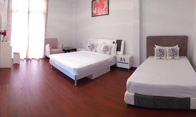 Bandar Seri Begawan House | Coconut Bay Lodge: Family-Friendly Retreat with Breakfast Included