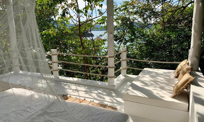 Ko Pha-ngan House | Idyllic Coconut Beach Bungalows with Ocean View & Spa