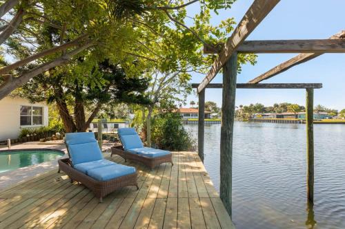 River Isles House | Coconut Cove: Relaxing Retreat with Pool & Canal Access