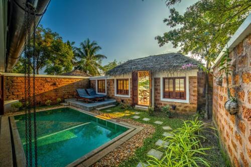 Kumarakom Resort | Experience Coconut Lagoon Kumarakom with Pool & Ocean Views