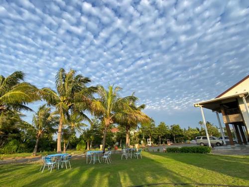 Daguang Bed & Breakfast | Oceanfront Paradise: Coconutpalm Home - Rated 9.4/10!