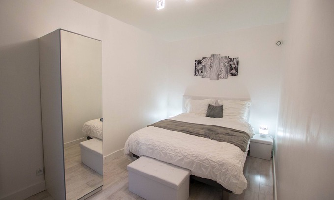 Nancy City Centre Apartment | Central Cocoon Stanislas: Family-Friendly Retreat Awaits