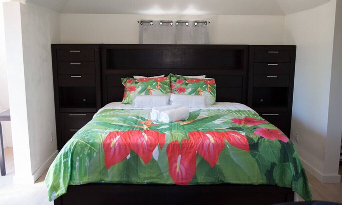 Jubilee Subdivision Cottage | Relax at Cocoplum Rest N Hideaway with Pool & Kitchen