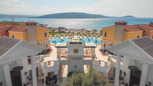 Alacati Hotel | Experience Cocos The Club Solto: Oceanfront Paradise Awaits