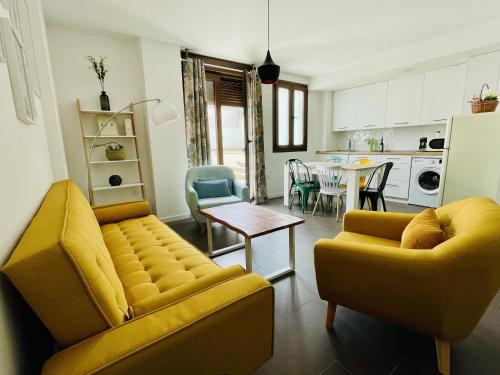 Jaen Apartment | Coello 31: Guest Rated 9.7 with Family-Friendly Amenities