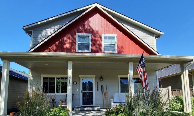 Coeur d'Alene House | Top-Rated Coeur d Alene Craftsman with Ocean View & Spa