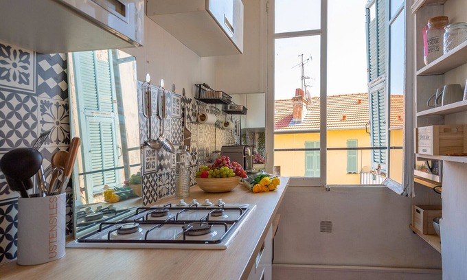 Vernier Apartment | Authentic Coeur de Nice: Oceanfront Oasis with Terrace