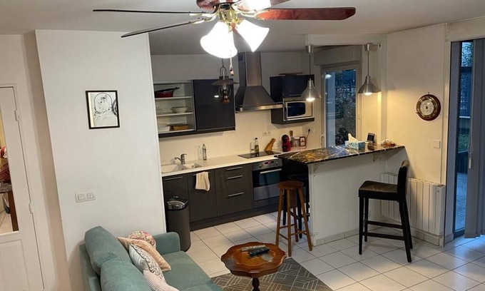 Etampes Condo | Family-Friendly Escape at Coeur DE Ville Hotel