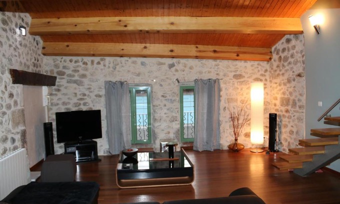 Vogue Apartment | Coeur de Vogüé: Family-Friendly Retreat with Top Reviews