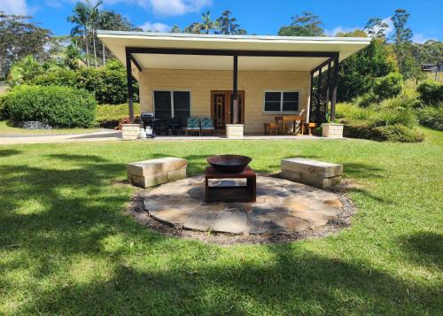 Lowanna Apartment | Pet-Friendly Coffs Coast Mountain Retreat with Ocean Views