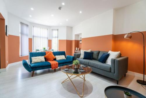 Newport Apartment | Cohost Partners | Stylish 1Br with Family & Pet Amenities