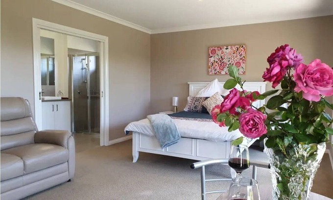 Elliminyt Apartment | Romantic Escape: Bethbirri Retreat Couples Getaway