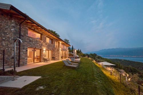 Toscolano Maderno Villa | Discover Colago Private Villas on Beautiful Lake Garda