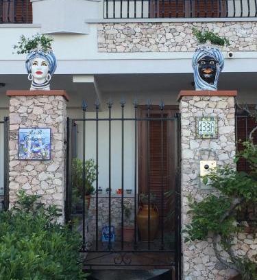 Santa Teresa di Riva Bed & Breakfast | Unforgettable Colapesce: Oceanfront & Pet-Friendly Escape