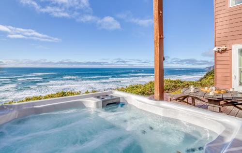 Beverly Beach House | Discover Colby's Run: Pet-Friendly Retreat with Hot Tub