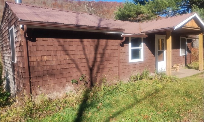 Oliverea Cabin | Cozy Catskill Cabins with Fireplace for Family Getaways