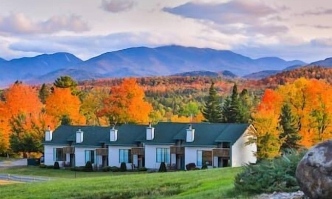 Lake Placid Condo | Scenic Colden Lodge U15 - Relax with Mountain Views & Spa